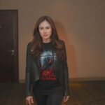 Wulan Guritno Instagram - Dari nobar ke nobar.. @filmtrinil masih bertahan dan ramai di minggu ke-3 Terima kasih kalian semua 💋 Yang belom sempat nonton yuk ke bioskop 👻
