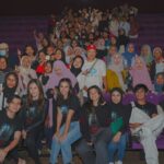 Wulan Guritno Instagram - Dari nobar ke nobar.. @filmtrinil masih bertahan dan ramai di minggu ke-3 Terima kasih kalian semua 💋 Yang belom sempat nonton yuk ke bioskop 👻