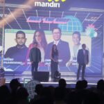 Wulan Guritno Instagram - From last night @wrausahamandiri awarding night Terima kasih atas kepercayaannya menjadi salah satu juri Bersama bpk Darmawan Junaidi - dirut Bank Mandiri, Matthew Ardian - CMO FORE Coffee , Sayed Muhammad - Founder & CEO USS Networks mendengarkan pitching ide2 brilliant ,penciptaan2 baru ,dengan business scalability & competitive landscape yang detail dan matang, berpotensi menjadi bisnis2 besar Semangat untuk semuanya menjadi entrepreneur muda mandiri dan sukses #WMM2023 #wirausahamudamandiri #beranijadimandiri JW Marriot Surabaya