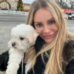 Xenia Seeberg Instagram – Happy new year ihr Lieben. Dankeschön dass so viele von Euch nachgefragt haben: Haluna geht es wieder besser und ist auch mit 11 Jahren nun bereit für neue Abenteuer in 2024! 
Happy new year my dear friends. Thank you for your many wishes: yes Haluna is doing much better and she is now at the age of 11 ready for new adventures in 2024. #happynewyear #bolonkazwetna #bolonkalove #bolonka #lovemydog #bestager #enjoythelittlethings #enjoythemoment Schloss Charlottenburg