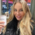 Xenia Seeberg Instagram – Erst mal ein Café au lait und Croissant. Muss sein. First let‘s have a café au lait and a pre X-mas croissant. It’s a must in Paris. Save sugar free for another day. 
#paris #croissant #cafeaulait 
#iloveparis #painauxraisins Paris, France