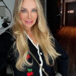 Xenia Seeberg Instagram - Cherry Christmas ihr Lieben. Oder zumindest einen schönen 2. Advent. Was macht ihr? Glühwein mit Regen verdünnt oder zurück ins Bett? #advent #adventadvent #cherry #cherrypie #christmastime #weihnachtszeit #cherrycherrylady #newyork #nyc New York