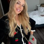 Xenia Seeberg Instagram - Cherry Christmas ihr Lieben. Oder zumindest einen schönen 2. Advent. Was macht ihr? Glühwein mit Regen verdünnt oder zurück ins Bett? #advent #adventadvent #cherry #cherrypie #christmastime #weihnachtszeit #cherrycherrylady #newyork #nyc New York