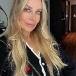 Xenia Seeberg Instagram - Cherry Christmas ihr Lieben. Oder zumindest einen schönen 2. Advent. Was macht ihr? Glühwein mit Regen verdünnt oder zurück ins Bett? #advent #adventadvent #cherry #cherrypie #christmastime #weihnachtszeit #cherrycherrylady #newyork #nyc New York