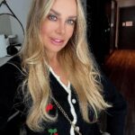 Xenia Seeberg Instagram – Cherry Christmas ihr Lieben. Oder zumindest einen schönen 2. Advent. Was macht ihr? Glühwein mit Regen verdünnt oder zurück ins Bett? #advent #adventadvent #cherry #cherrypie #christmastime #weihnachtszeit #cherrycherrylady #newyork #nyc New York