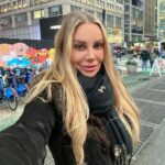 Xenia Seeberg Instagram - New York Impressionen. Ich liebe es zu fotografieren. Und nein ich meine keine Selfies sondern Situationen und Eindrücke auf meinen Reisen festzuhalten. Was meint ihr? NY impressions. I love taking pictures and nope I’m not talking about selfies but situations on my many journeys in various cities and places. What are your thoughts? Times Square