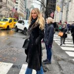 Xenia Seeberg Instagram - Advent Adventure. Hier brennt zwar kein Kerzlein, aber meine Schuhsohlen. Manhattan im Schnelldurchlauf, bevor es zurück zur Convention geht. Heute letzter Tag der @nywintercon und Eure Chance auf Autogramme und Fotoshootings mit Euern Lieblings-scifi-Stars. Adventus means adventure to me. Exploring the streets of Manhattan before returning to the @nywintercon convention. Today is your last chance to come meet us for autographs and photo sessions. #newyork #wintertime #nywintercon #convention #autograph #christmastime #manhattan #scifi #lexx #5thavenue #rockefellercenter #advent 5th Avenue, Manhattan, New York City