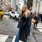 Xenia Seeberg Instagram - Advent Adventure. Hier brennt zwar kein Kerzlein, aber meine Schuhsohlen. Manhattan im Schnelldurchlauf, bevor es zurück zur Convention geht. Heute letzter Tag der @nywintercon und Eure Chance auf Autogramme und Fotoshootings mit Euern Lieblings-scifi-Stars. Adventus means adventure to me. Exploring the streets of Manhattan before returning to the @nywintercon convention. Today is your last chance to come meet us for autographs and photo sessions. #newyork #wintertime #nywintercon #convention #autograph #christmastime #manhattan #scifi #lexx #5thavenue #rockefellercenter #advent 5th Avenue, Manhattan, New York City