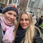 Xenia Seeberg Instagram - Hallo New York! Bevor wir unsere Fans auf der @nywintercon treffen, machen Eva und ich die Stadt unsicher. Und haben Spaß… Hello NY. Before we are going to meet up with our fans @nywintercon Eva and I are exploring the city and we are having a little too much fun. See the Christmas tree just got lit up as well. #wintercon #rockefellercenter #scifi #christmastree #convention #xev #zev #lexx#sciencefiction #nywintercon #iloveny Rockefeller Center New York