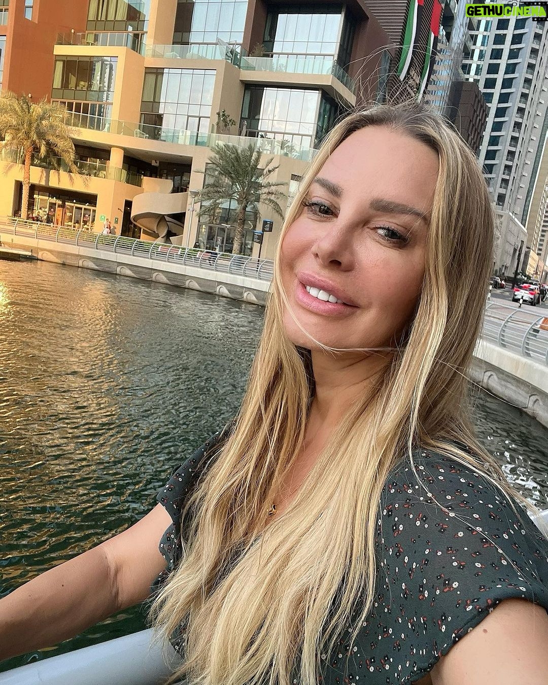 Xenia Seeberg Instagram - Zeit für viele Gedanken… beim Abendspaziergang im Sonnenuntergang am Wasser. Hier ist es gerade so ruhig und friedlich. Leider an vielen Orten der Welt gerade gar nicht. Warum wird die Menschheit einfach nicht schlauer? Time for many thoughts… on my evening sunset walk through the Marina. It’s so peaceful here. Unfortunately it’s the total opposite in many other parts of the world. Why does mankind not learn and finally become wiser and smarter? #peace #prayforpeace #bethebestyou #bethebestversionofyou #sunset #peaceofmind #marina #dubaimarina #dubai #50plus #50plusandfabulous #enjoythelittlethings #enjoythemoment #bestager #spiritualawakening #liveyourlife Dubai Marina