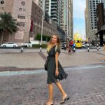 Xenia Seeberg Instagram - Sieht aus wie New York? Ist es aber nicht. Da werde ich allerdings in 3 Wochen mit meinen Lexx Co-stars bei der @nywintercon zu Gast sein. Looks like NYC? Well it’s not. But I will be there with my Lexx co-stars @ellendubinactor #michaelmcmanus #briandowney and @eva_habermann for @nywintercon in 3 weeks. Hope to see you all. Photos by my Mom 😻 #dubai #nyc #scifi #lexx #wintercon #convention #scificonvention #xev #zev #xevbellringer #autograph #bemyguest #comeseeme #comeback #sciencefiction Jumeirah Beach - Dubai, UAE