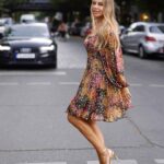 Xenia Seeberg Instagram - Fashion Week in Mailand. Marathon in Berlin. Ich nehm die high heels. Immer flott über den grüne Ampel Laufsteg. Shooting für Fate mit Franziska Krug von @streetstyleshooters. Fashion Week Milan- Berlin Marathon. I just take the high heels to run up and down the crosswalk. Shooting for Fate Kastrati. @fatekastrati Hair by @lady_______boss #silkdress #designerdress #berlin #bestagermodel #50plusandfabulous #streetstylelook #streetstyleshooters #highheels #werbung #ad Berlin, Germany