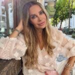 Xenia Seeberg Instagram - Dünnes Stöffchen. Bei Temperatur Sturz und Regenschauern nicht die beste Wahl. Nach heißen 31°C auch im September etwas unerwartet. Light organza fabric. Not the best choice for today’s drastic temperature drop and rain showers. Just a little unexpected after yesterday’s hot summer delight. summerneverends #latesummer #september #pastel #pastelaesthetic #pastelcolors #neverendingsummer #justme #unedited #bestager #bestagermodel #50plusandfabulous #nofilter #enjoythemoment #enjoythelittlethings Berlin, Germany