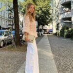 Xenia Seeberg Instagram - Pants on. Ich kann auch Hose. Was für ein wunderschöner Morgen. Das Licht ist warm und mir auch. Outfit check für die Gartenparty später. Welche Tasche gefällt Euch hierzu besser? Gold oder rosé? Yes I do wear pants too. It’s a beautiful morning and I am checking my outfit for a barbecue party this afternoon. (No red sauces please.) 😜 Which purse looks better? Gold or pink? #earlymorning #sundaymorning #sundayvibes #pants #enjoythemoment #enjoythelittlethings #neighborhood #berlin Berlin, Germany