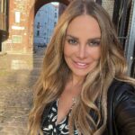 Xenia Seeberg Instagram - Tor zur Welt oder Tor zu meinem Herzen? Wohl eher nicht. Aber definitiv auch von außen eine echt schöne location. #berlinartweek #ewerk #sunset #smile #beinspired #iloveart #ilovearchitecture #bestager #50plusandfabulous #enjoylife #enjoythelittlethings #enjoythemoment E-Werk