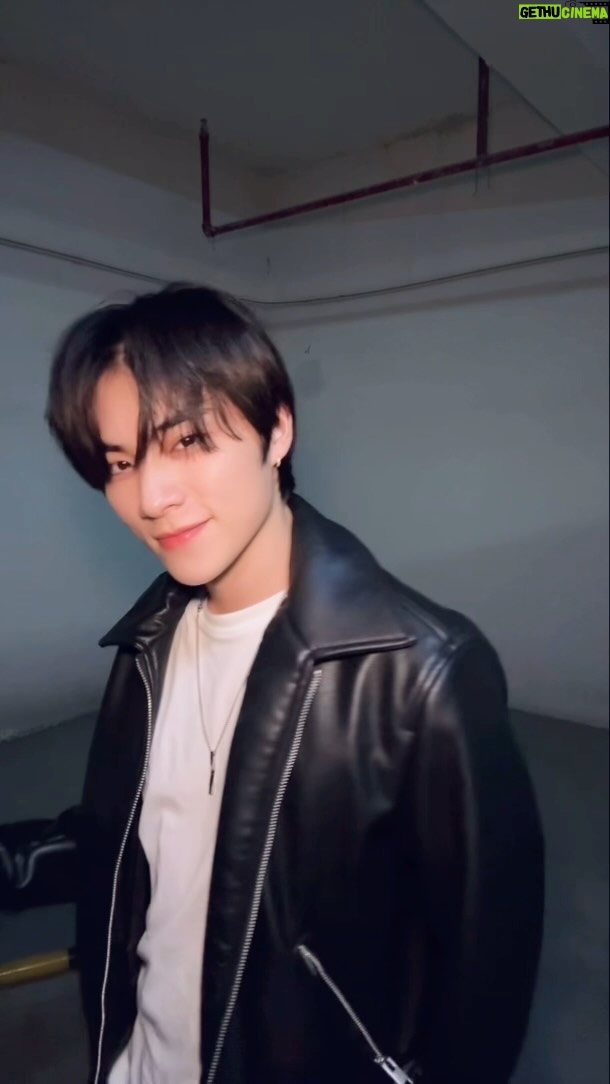 Xiaojun Instagram - Happy valentines day WayZenNišļ¼still singing for you.