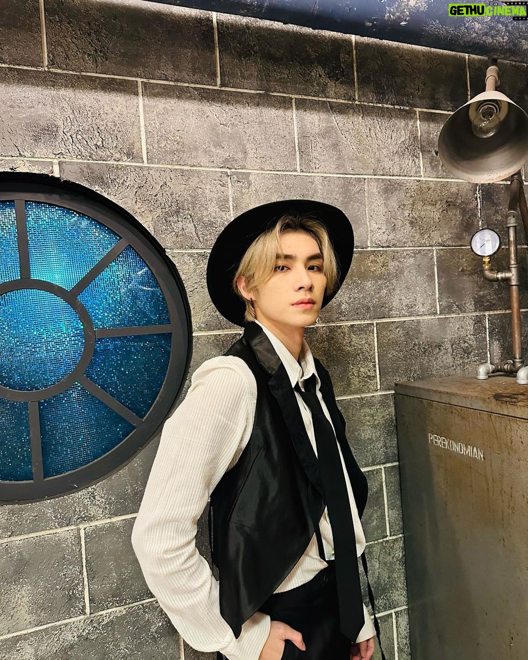 Xiaojun Instagram - One of my favorite content👻