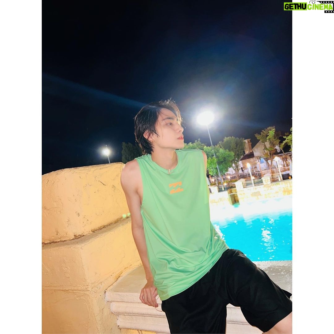 Xiaojun - 852.9K Likes - 🏊♂️summer night