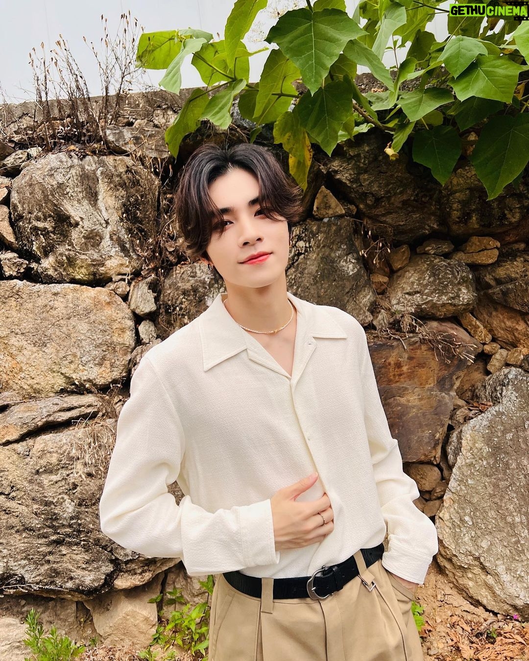 Xiaojun - 898.6K Likes - 🌧️