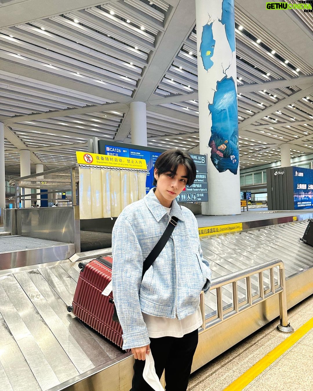 Xiaojun - 859.1K Likes - ✈️✈️