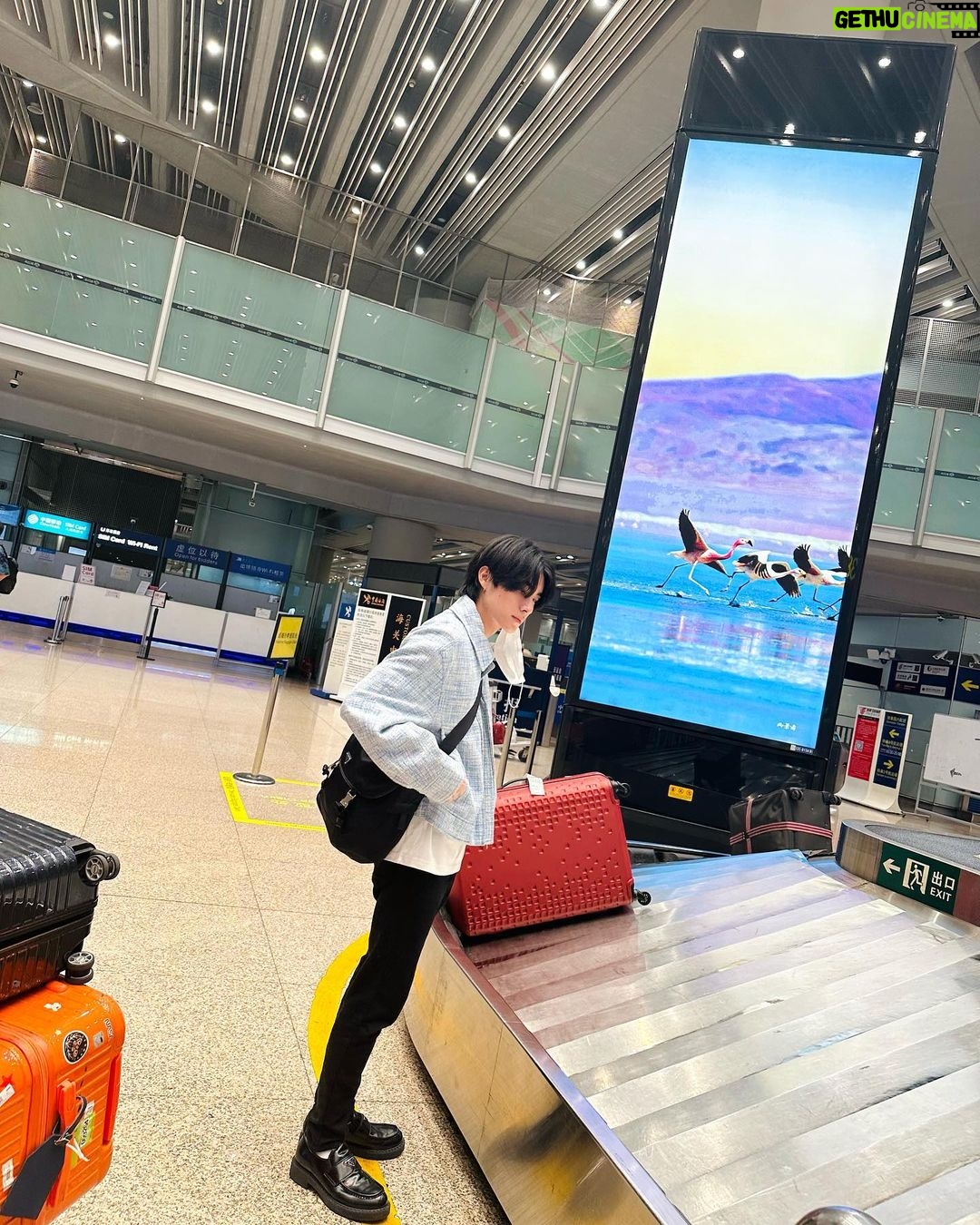 Xiaojun - 859.1K Likes - ✈️✈️