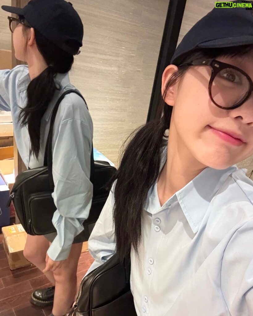 Xu Mengjie Instagram - 👓🧢🧳✌🏼✨