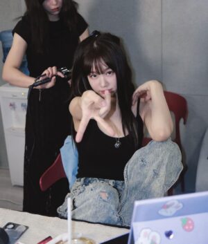 Xu Mengjie Instagram - 🖤 ♡‧₊˚