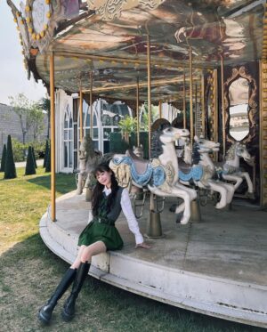 Xu Mengjie Instagram - 🎠🪴💚🌵🐰✨