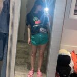 Xu Mengjie Instagram - 今天穿…….？👗👖🎽👠🎀🫣🤔🤭