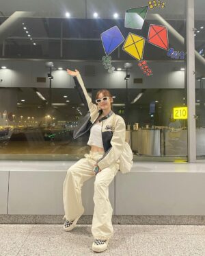 Xu Mengjie Instagram - Bangkok, I’m coming ✈️～ ✧◝(⁰▿⁰)◜✧
🏝️⛱️🏄🏻‍♀️🍹🍤🥭✨🍄✨✨