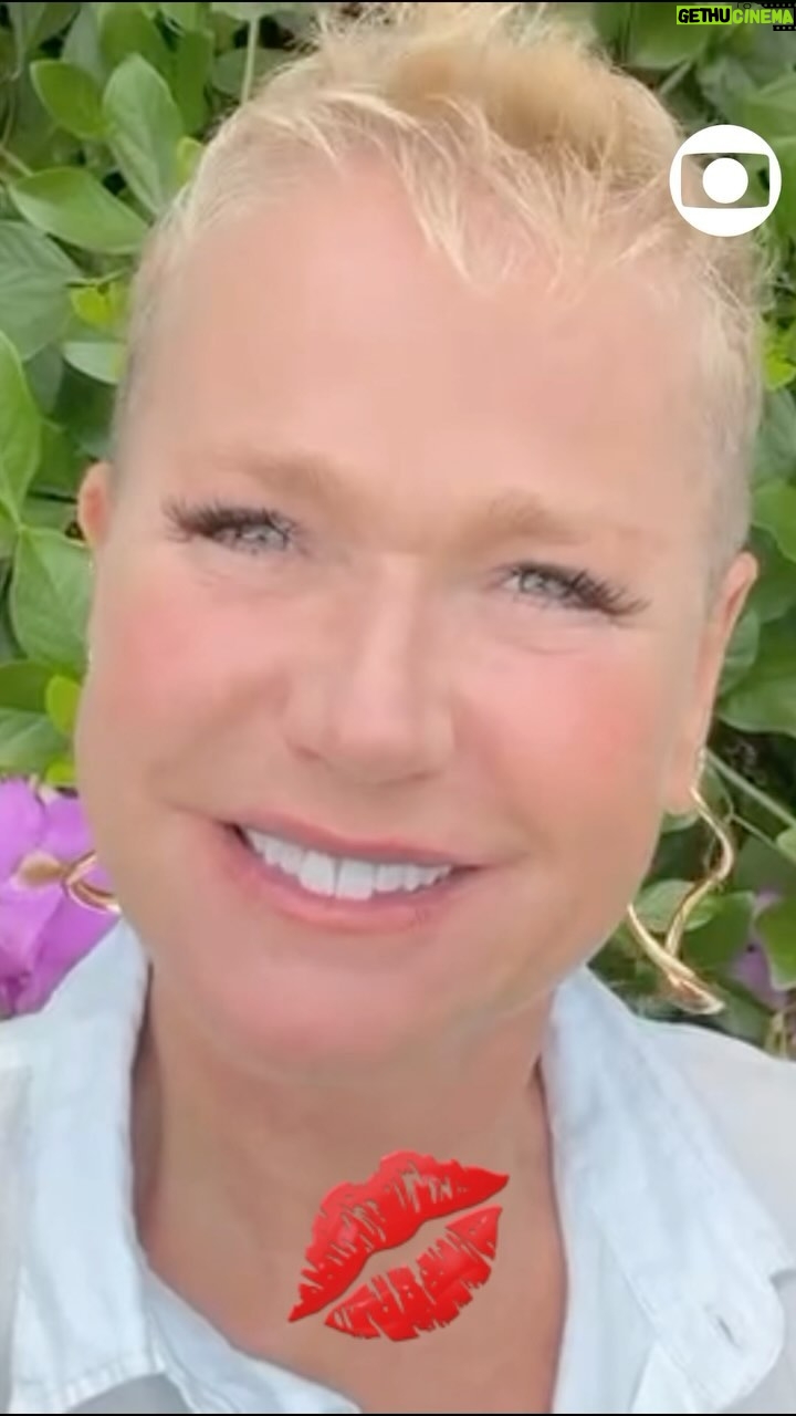 Xuxa Instagram - É isso mesmo! Nossa rainha, @xuxameneghel, tá de volta na minha telinha a partir do dia 08/01, depois do ‘Big Brother Brasil’, com #XuxaODocumentário! Você não vai perder, né?