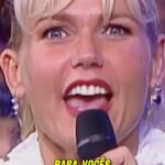Xuxa Instagram - Aquele meme que já virou simpatia de ano novo 🤣✨ FELIZ 2024!!! 💋❌ Equipe X
