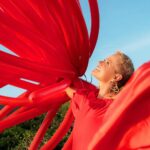 Xuxa Instagram - Esse ano foi incrível pra mim… Espero de coração que Deus devolva em dobro o que vc deseja pras pessoas... ou seja, se vc é uma pessoa boa que quer e deseja o melhor pras pessoas, vc terá a lei do retorno. Assim, o mundo teria menos gente amarga, arrogante, ruim... O meu desejo maior é que vc tenha em dobro o que deseja pros outros. Bjs no seu lindo coração ❤❌💋 FELIZ NATAL!!! ❤️✨ 📸 @bladmeneghel 💄 @edduhmakeup 👗 @txiello_
