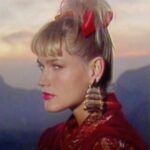 Xuxa Instagram - Vem que está chegando o Natal… ✨🎄 A playlist do Spotify “Xuxa - As Melhores” tá recheada de clássicos natalinos da nossa loira (link nos stories) 🎅🎶❌ @somlivre Equipe X