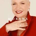 Xuxa Instagram - O Natal pra mim é pura magia, especialmente, por ser um momento de encontros e reencontros! E que encontro especial eu tive com a @moranaoficial. Então curta a coleção criada com muito carinho só pra vcs. 💋❤️✨❌