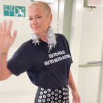 Xuxa Instagram - Um dos momentos mais aguardados no @naviodaxuxa: a hora das fotos com a loira… 😍❌ Equipe X