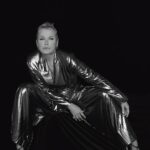 Xuxa Instagram - Mais um pouquinho das fotos do @elaoglobo do último domingo, que recriou o ensaio publicado em 1996 ✨ @luizabrunetoficial @zezemotta 📸: @karinebasilio 📸 de 1996: @nanamoraes_fotografia Equipe X