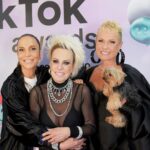 Xuxa Instagram - ❤️💋❌ #TikTokAwards Foto @bladmeneghel Make @edduhmakeup Roupa @michellyx