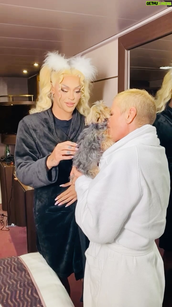 Xuxa Instagram - E esse encontro??? 😍🌈 @pabllovittar @naviodaxuxa Equipe X