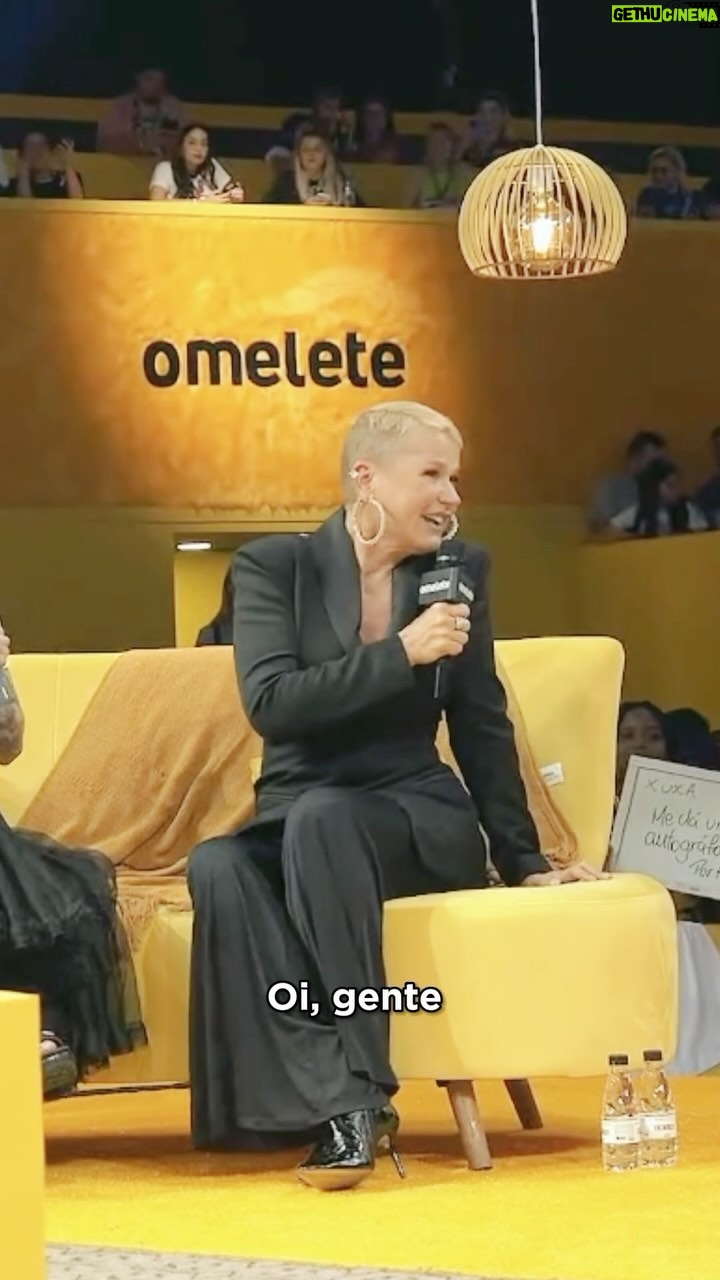 Xuxa Instagram - Durante a #CCXP23, nossa loira bateu um papo e recebeu o carinho do público no #PalcoOmelete 😍❤ Equipe X