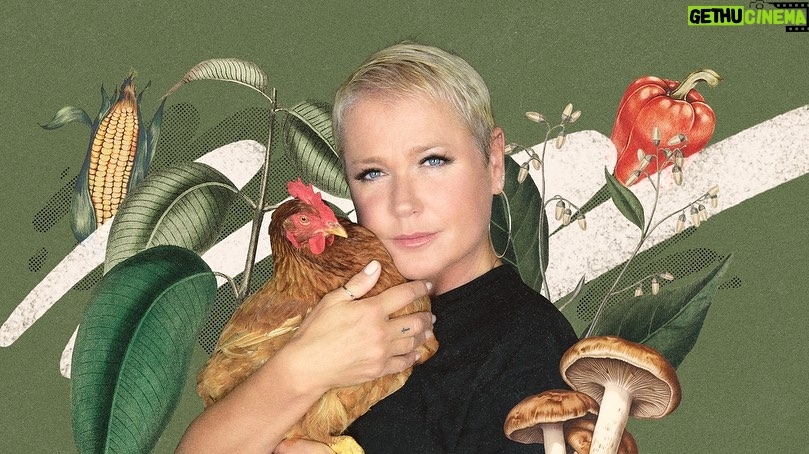 Xuxa Instagram - Entrevista imperdível para o @terrabrasil sobre veganismo e amor pelos animais 💚🐔 Link na BIO 📸 @bladmeneghel Equipe X