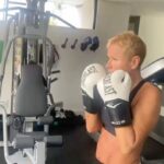 Xuxa Instagram - Treinando com @chico_salgado 🥊👊