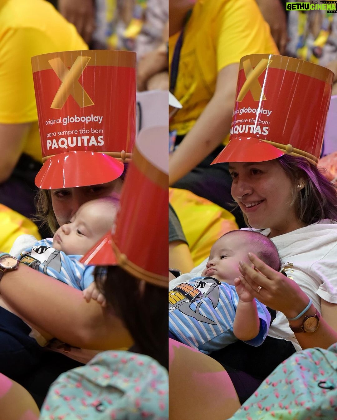 Xuxa Instagram - O prêmio de estar num evento como esse e ainda ser homenageada... ❤ Bgda pelos lindos momentos q eu vivi 💋❌ @ccxpoficial @omelete @forlani @tati @divadepressao @marcelohessel @ayrezmariana @umageekmedisse @globoplay @gshow @carrascojorge #CCXP23 📸 @bladmeneghel Make @edduhmakeup