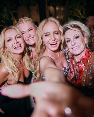 Xuxa Instagram - Vcs sabem como eu sou difícil de ir em festas né?
Sou bicho do mato 100% e Ju @junnoandrade tb é!
Mas… 50 anos é muito especial, ainda mais pra ela que eu adoro num grau absurdo…
Migliz e Lu: vcs são incríveis! 
Parabéns por tudo.
E te adoro Angel! ❤️💋❌ @angelicaksy @lucianohuck