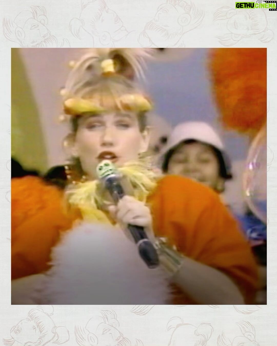 Xuxa Instagram - Na próxima quinta nossa loira vai estar na @ccxpoficial! Bora relembrar alguns dos motivos pra ela ser homenageada nesse mega evento geek? Arrasta pro lado e vem ver! ❤️❌ Equipe X #CCXP23