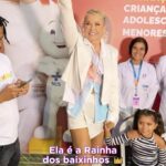 Xuxa Instagram - Mais um pouquinho da participação da loira na 10ª edição do Pintando 7, ação da ONG @vozdascomunidades a convite de @renesilva, realizada no Complexo do Alemão (RJ) ❤✨ #Pintando7 #VozdasComunidades #QuemAmaVacina Equipe X