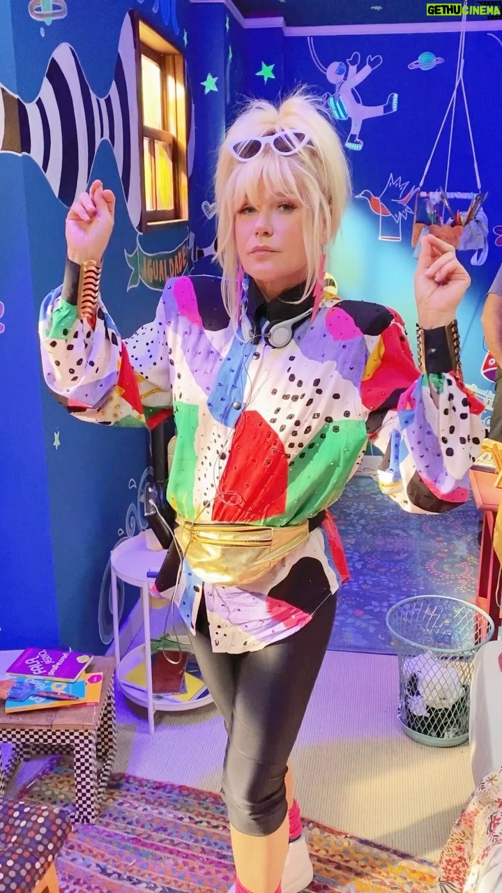 Xuxa Instagram - Qual look da Fada Tatu você mais tá curioso pra conferir nas telonas? @umafadaveiomevisitar já tá nos cinemas 😍🧚♀️🎬 Equipe X