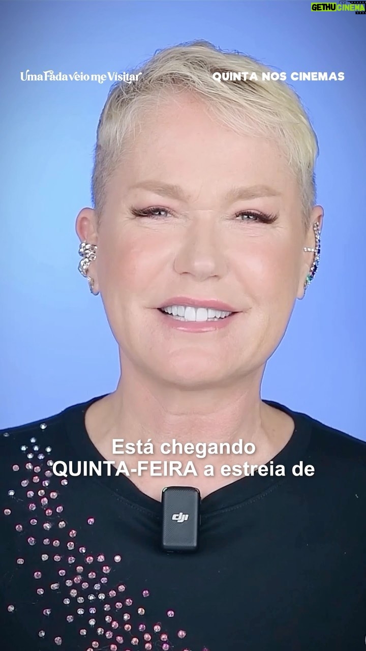 Xuxa Instagram - Em apenas 4 DIAS, #UmaFadaVeioMeVisitar vai encantar as telonas, com muita magia e diversão para todas as idades. 🧚♀️Será que você adivinha quais os meus 4 looks preferidos no filme? Já prepara o seu porque QUINTA-FEIRA tem #UmaFadaVeioMeVisitar nos cinemas! 🌙