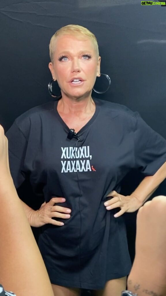 Xuxa Instagram - E vem muito mais por aí... Falta 1 mês para o @naviodaxuxa 🥳💋❌ Equipe X