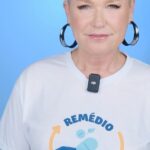 Xuxa Instagram - Você sabia que o descarte adequado de medicamentos é fundamental pra saúde do meio ambiente e pra sua também? 🌱 Quando o descarte de medicamentos vencidos, ou que sobraram de algum tratamento, é feito em locais inadequados, como no lixo comum, pia ou vaso sanitário, corremos o risco de afetar o solo e a água. Por isso, abracei a Campanha Remédio: não usou, descartou!, do Grupo Mulheres do Brasil e Ciência na Saúde. E hoje, eu te convido pra levar os seus medicamentos vencidos ou não utilizados para o descarte em postos de saúde, hospitais, farmácias e drogarias habilitadas. 💊💚 Para mais informações da Campanha e para saber os locais de descarte mais próximo de você, acesse o site https://ciencianasaude.org.br/descartecorreto/ Juntos, podemos e vamos fazer a diferença! ~ ~#DescarteCorreto #Medicamentos #Remédio #NãoUsouDescartou #DescarteCerto #Saúde #MeioAmbiente #CompartilheEssaIdeia #GrupoMulheresdoBrasil #CiênciaNaSaúde
